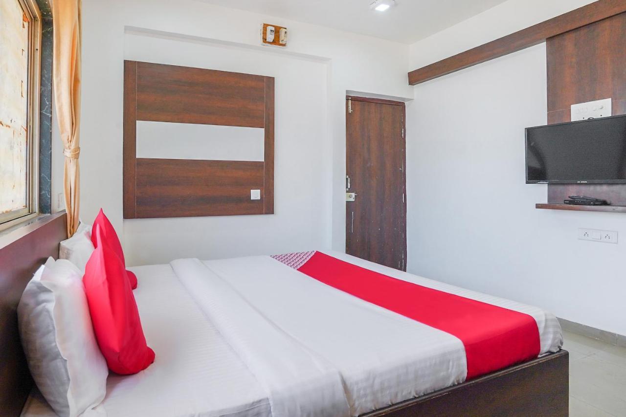 Oyo Flagship 70264 Hotel Vrindavan Mangvadi المظهر الخارجي الصورة