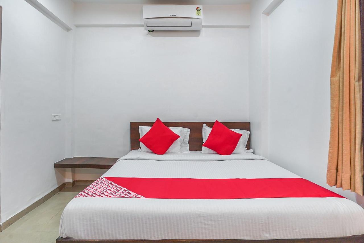 Oyo Flagship 70264 Hotel Vrindavan Mangvadi المظهر الخارجي الصورة